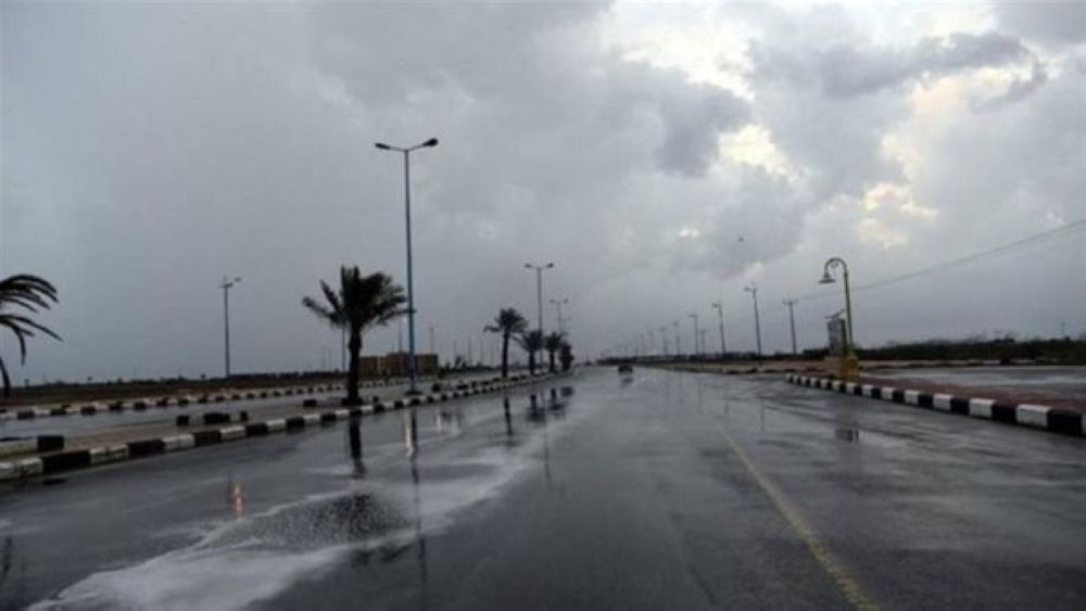رياحٌ شديدة على تبوك وأمطار خفيفة بالباحة
