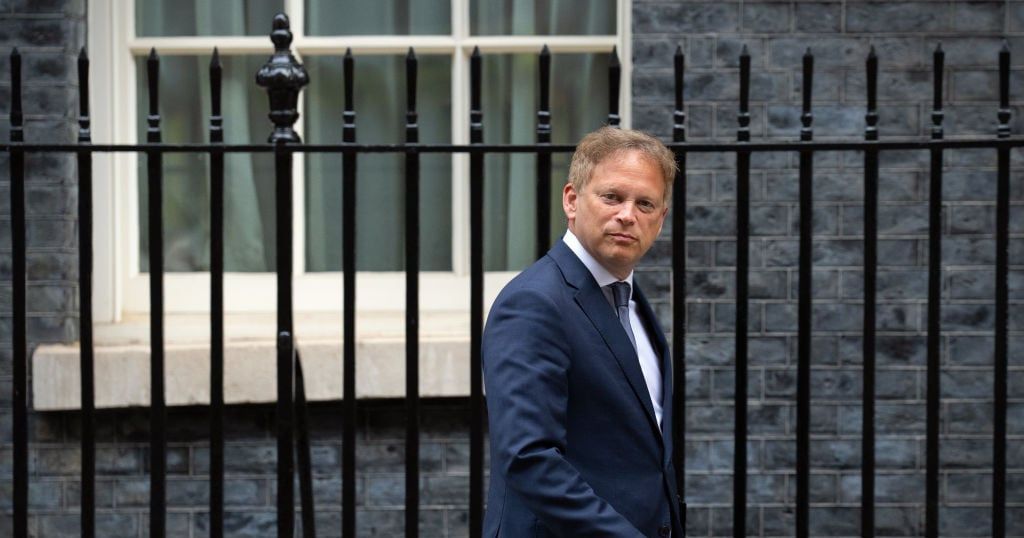 وزير الدفاع البريطاني يدعو إيران إلى الضغط على الحوثيين لخفض التصعيد