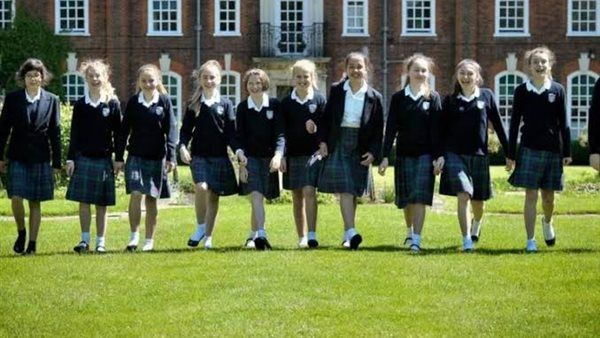 أزمة الغلاء تهدد بإغلاق آلاف المدارس ببريطانيا .. تفاصيل