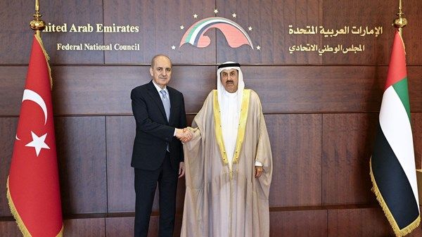 صقر غباش يعقد جلسة مباحثات مع رئيس مجلس الأمة الكبير في تركيا