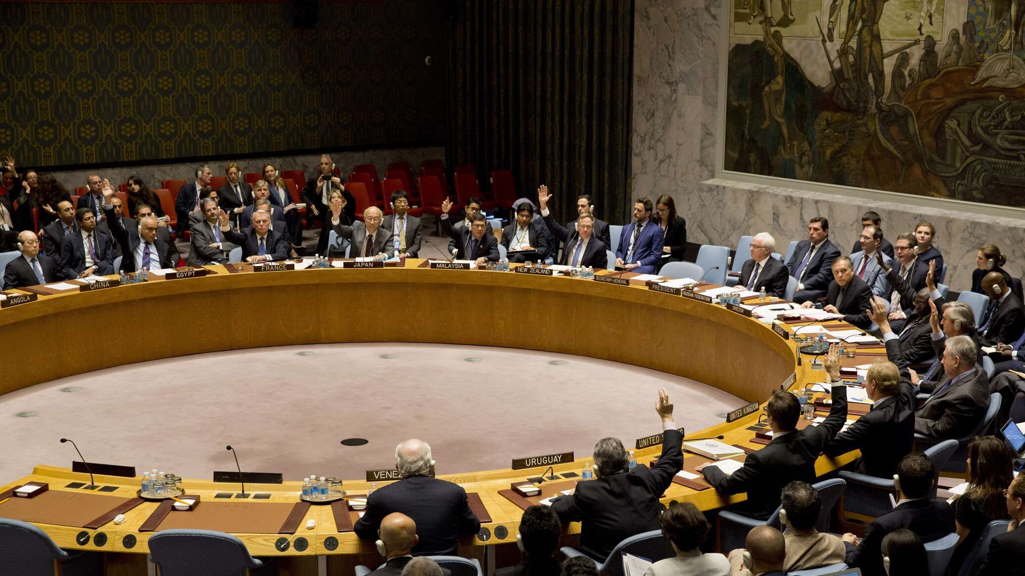 روسيا: الممارسات الأمريكية في البحر الأحمر تذكرنا بقصف الناتو غير القانوني على سوريا