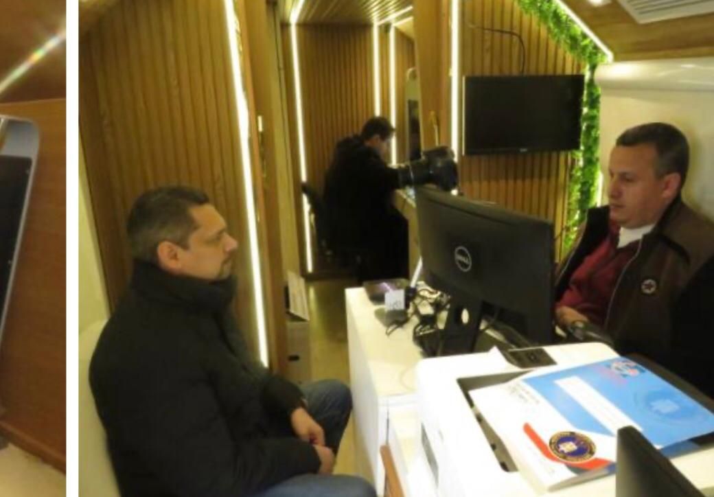 الدفع بسيارات أحوال اكسبرس بالمولات لاستخراج وثائق فورية للمواطنين.. صور