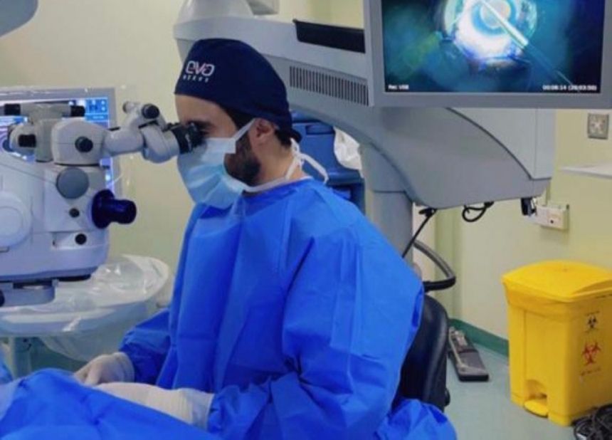 زراعة أول أنبوبة خافضة لضغط العين في الأحساء
