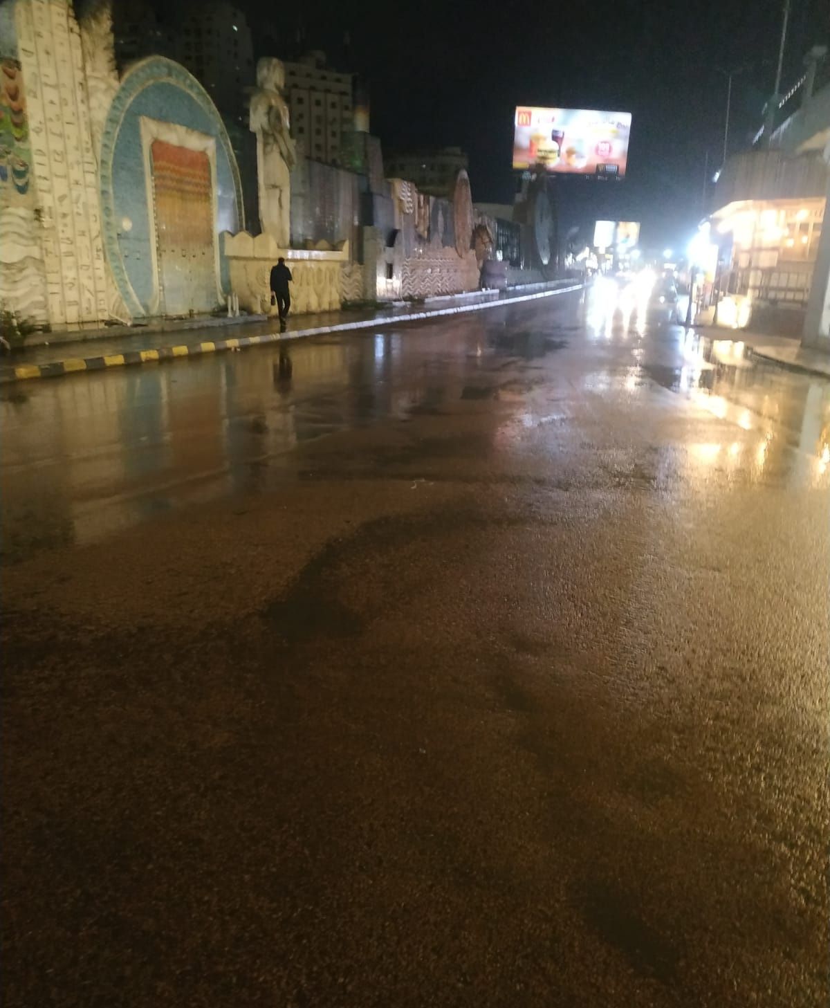 هطول أمطار متفاوتة الشدة على مناطق متفرقة من الإسكندرية.. صور