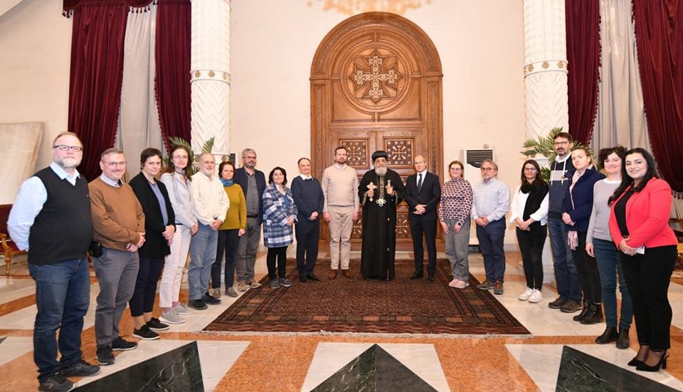 البابا تواضروس الثانى يستقبل السفير المجرى وأساتذة من جامعة "كارولى جاسبر"