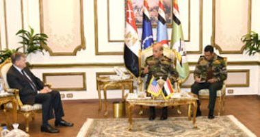وزير الدفاع يلتقى المبعوث الأمريكى الخاص بالقضايا الإنسانية للشرق الأوسط