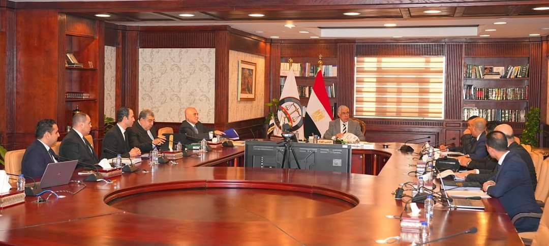 النائب العام يستقبل أعضاء نيابة استئناف الإسماعيلية لعرض نسبة إنجاز القضايا