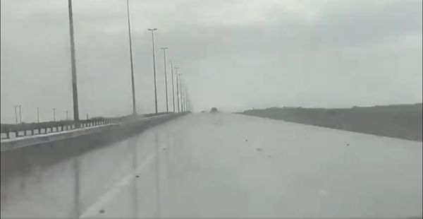 أمطار على أبوظبي والعين و«الأرصاد» تشير إلى تعمق المنخفض الجوي غداً وبعد غدٍ