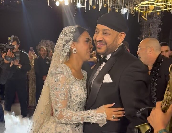 بالفيديو- عصام كاريكا يحتفل بزفاف ابنته بحضور عدد كبير من النجوم