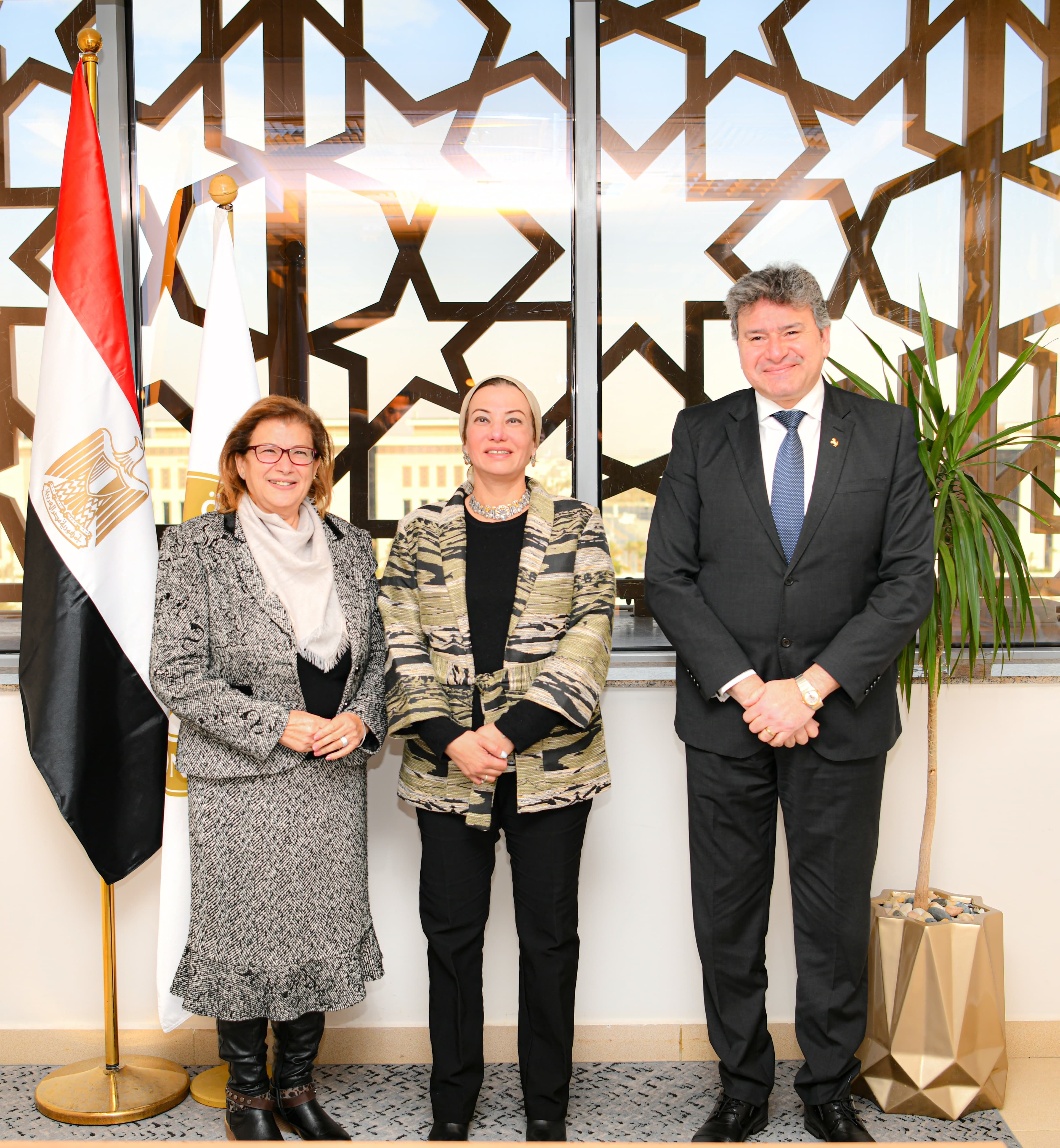 توقيع بروتوكولات مع مؤسسات مجتمع مدنى لدعم منظومة إدارة المخلفات ورفع الوعى البيئى