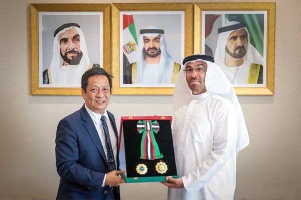 رئيس الدولة يمنح سفير فيتنام وسام الاستقلال من الطبقة الأولى