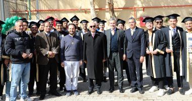 وزير التعليم وسفير إيطاليا يشهدان حفل تخرج طلاب معهد السالزيان.. صور