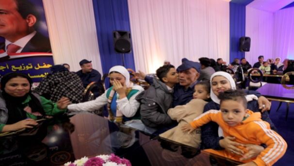 توزيع مواد غذائية وأجهزة كهربائية على أسر نزلاء مراكز الإصلاح والتأهيل.. صور