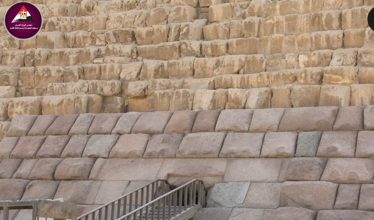 إعادة كساء "هرم منكاورع".. أخصائى ترميم يكشف لـ "معلومات الوزراء" التفاصيل