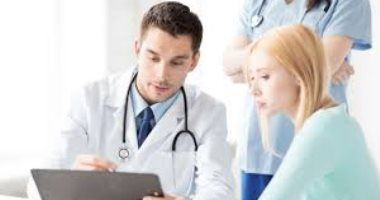 أسباب نفسية وجسدية لاختفاء أعراض المرض عند الذهاب للطبيب