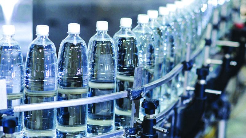 الامارات | سكان الإمارات الأكثر استهلاكاً لـ «المياه المُعبّأة» عالمياً