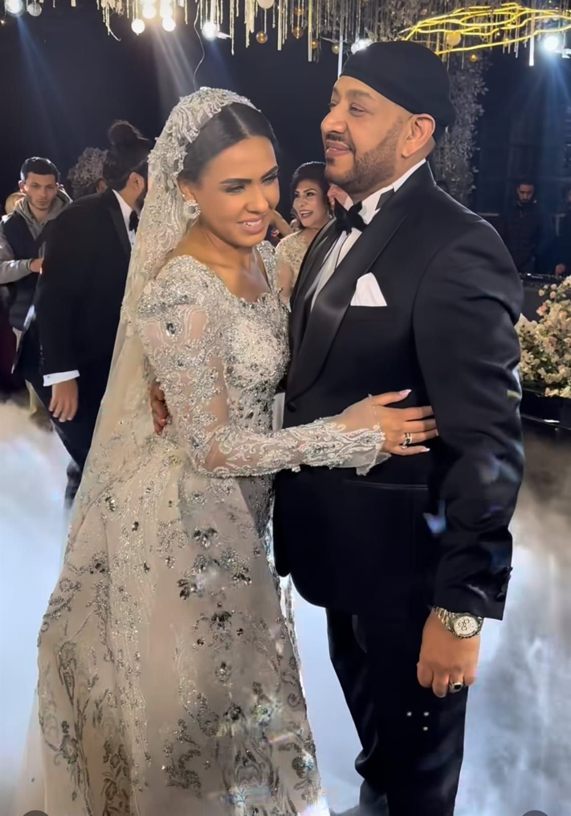 بالفيديو- عصام كاريكا يحتفل بزفاف ابنته بحضور عدد كبير من النجوم