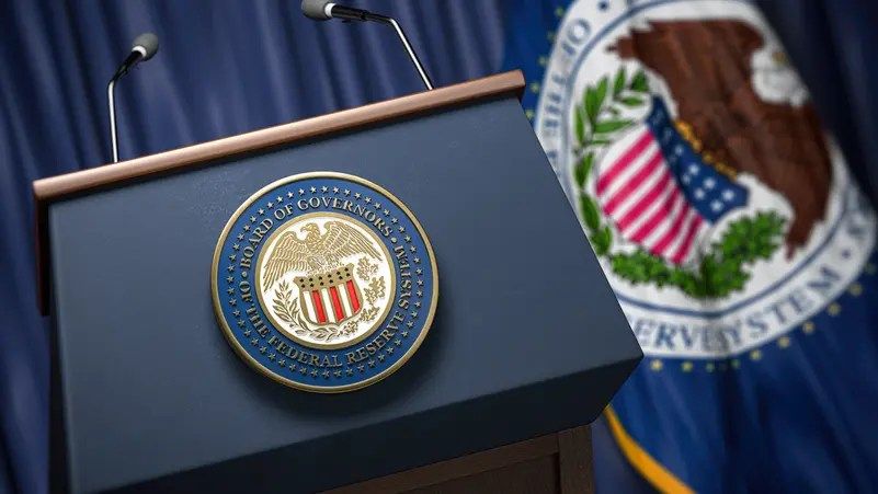 الفيدرالي الأمريكي يثبت أسعار الفائدة للمرة الخامسة على التوالي