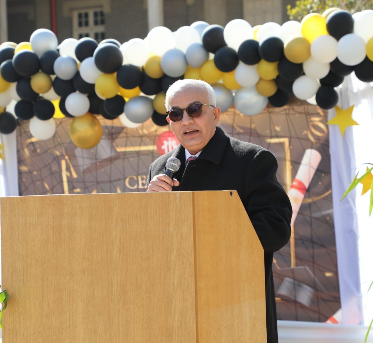 وزير التعليم وسفير إيطاليا يشهدان حفل تخرج طلاب معهد السالزيان.. صور