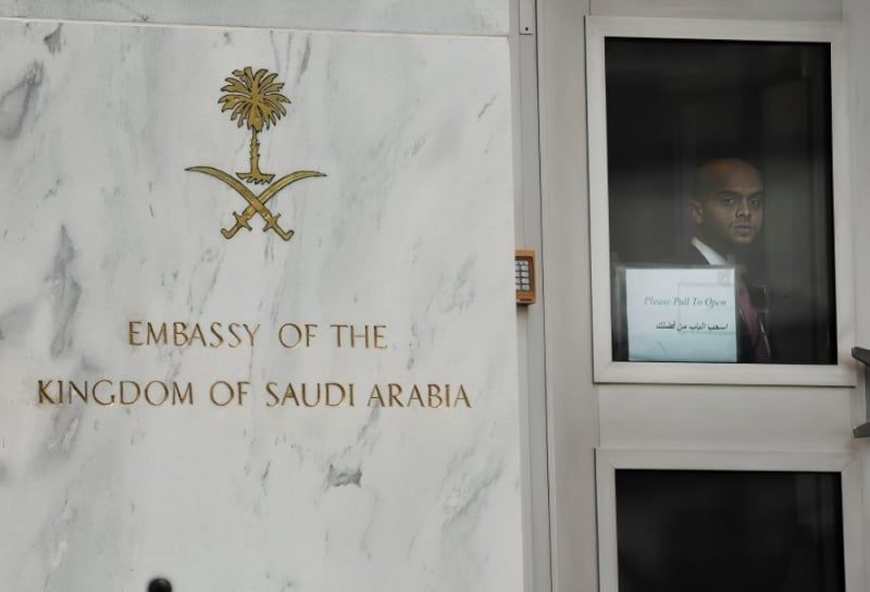 سفارة المملكة في واشنطن تعلق على واقعة تعرض طالبة سعودية للضرب على يد طالب أمريكي بشيكاغو