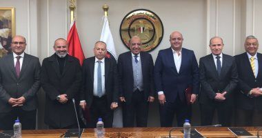 شركة حكومية توقع شراكة لإنشاء مشروع تصنيع زراعى 100 فدان بالصالحية