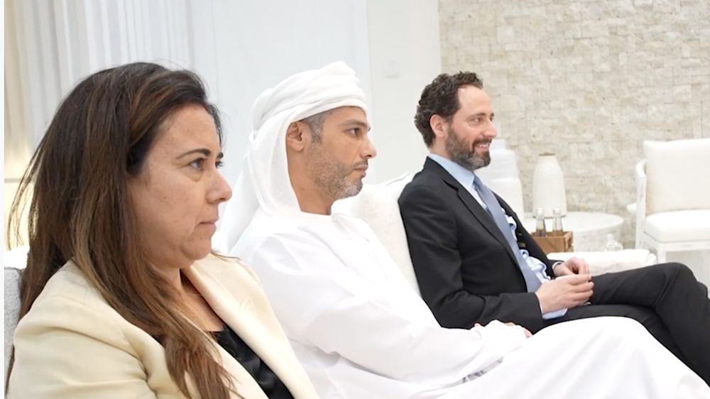 عبدالله بن زايد وسيغريد كاج يبحثان تعزيز الدعم الإنساني للشعب الفلسطيني