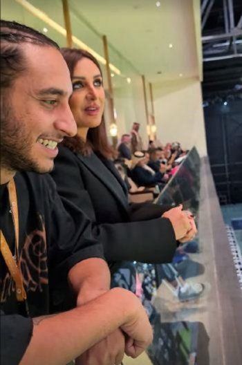 أنغام برفقة إبنيها عمر وعبد الرحمن في مباراة نادي الهلال والنصر السعوديين