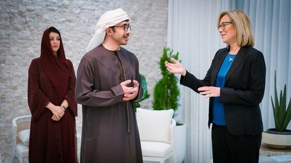 عبدالله بن زايد وسيغريد كاج يبحثان تعزيز الدعم الإنساني للشعب الفلسطيني