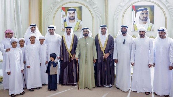 محمد بن راشد يحضر أفراح الكتبي والمري