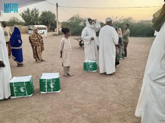 السعودية | مركز الملك سلمان للإغاثة يوزع 2.000 سلة غذائية في محلية أمبدة بولاية الخرطوم في جمهورية السودان