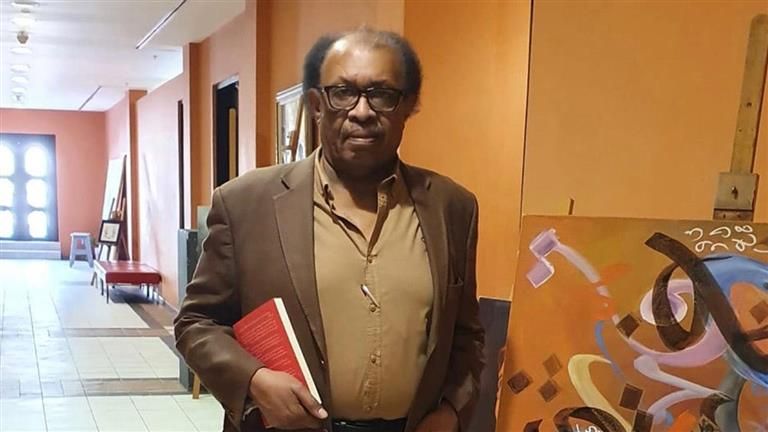 "تحت ظل الكتابة".. كتاب جديد لأمير تاج السر بمعرض الكتاب