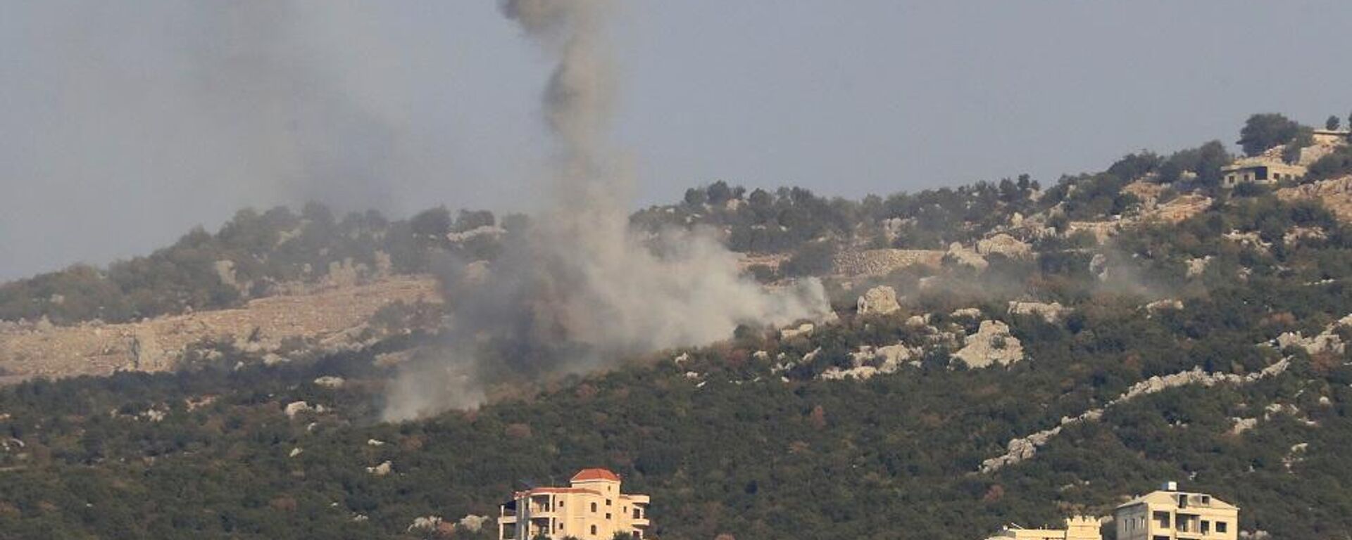 تحديات هائلة تفرضها الحرب على مزارعي جنوب لبنان من مخلفات القنابل الفوسفورية