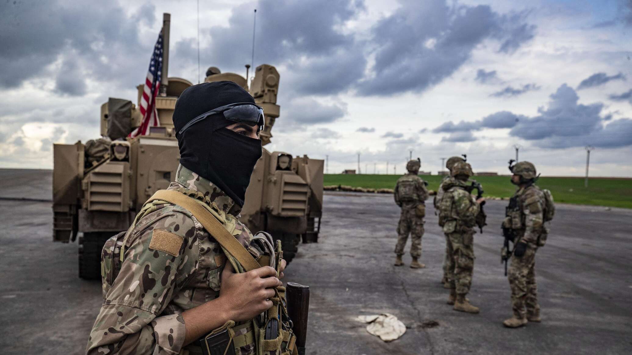 فصائل عراقية تستهدف قاعدة أمريكية بمسيرات عدة شمال شرقي سوريا