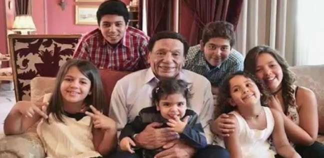 الامارات | محمد عادل إمام: "اعتدت على لقب (الزعيم).. ولا أمنع أبي من الظهور كما يقال"