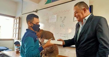 المدارس: استكمال تسليم التابلت للصف الأول الثانوى بالفصل الدراسي الثاني