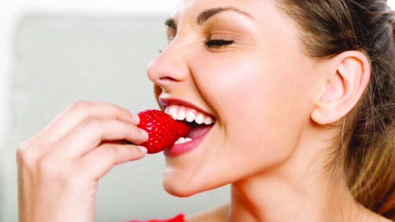 الامارات | الفراولة تقلل من خطر الخرف