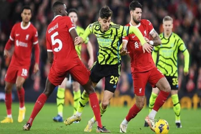 التشكيل الرسمي لقمة أرسنال وليفربول في الدوري الإنجليزي