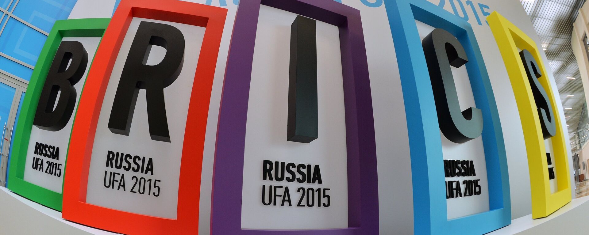 وزير الدفاع الكوري الجنوبي يغازل الإماراتيين بـ"ربطة عنق"