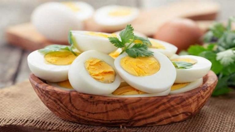 هذا ما يحدث للكوليسترول في جسمك عند تناول البيض