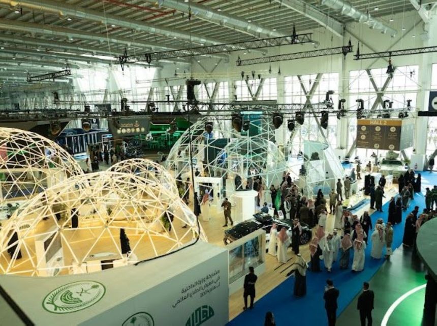 "الداخلية" تستعرض خطط تعزيز منظومة الأمن الداخلي بمعرض الدفاع العالمي 2024