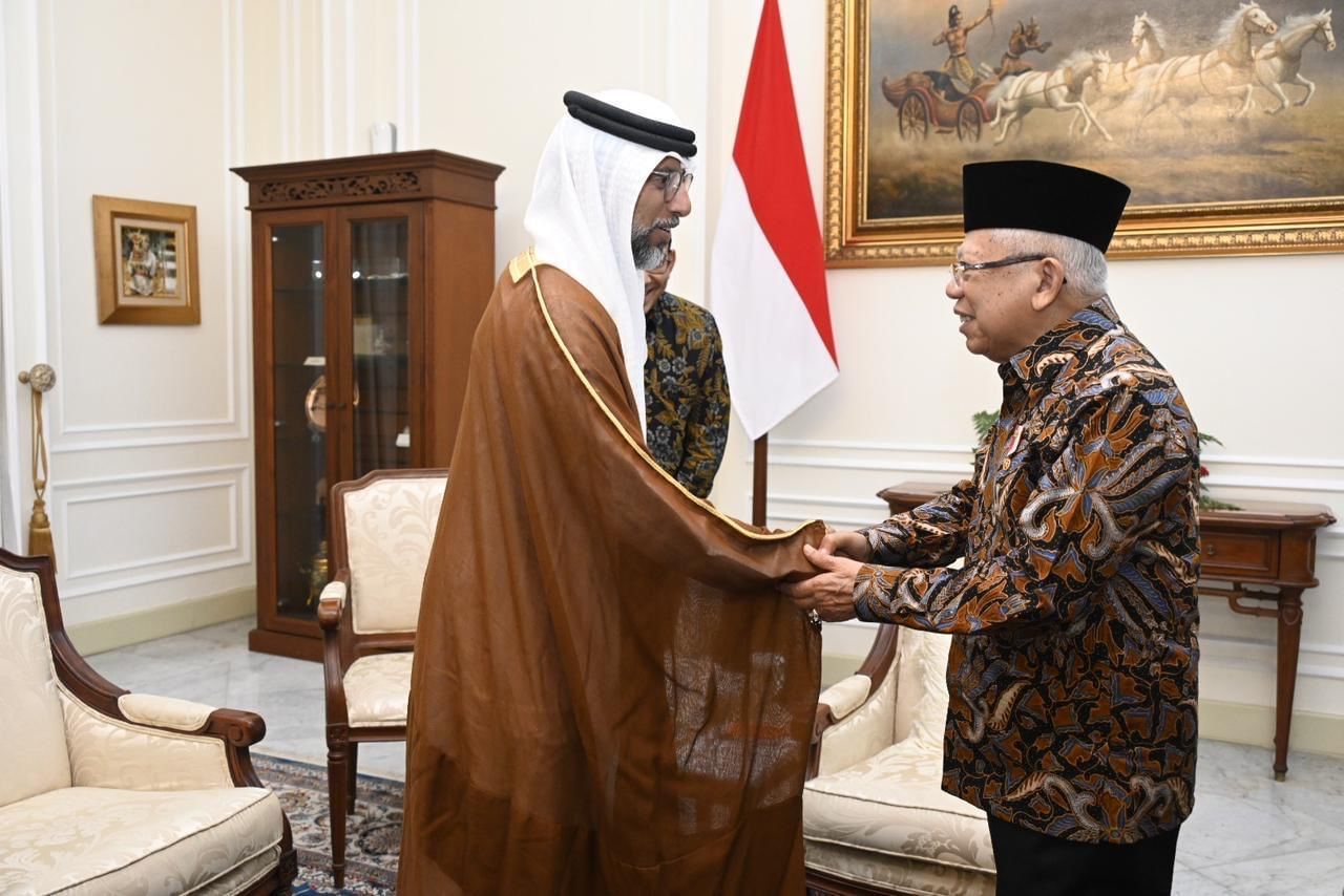 الخليج اليوم .. الإمارات وإندونيسيا تبحثان تعزيز التعاون المشترك في مختلف المجالات