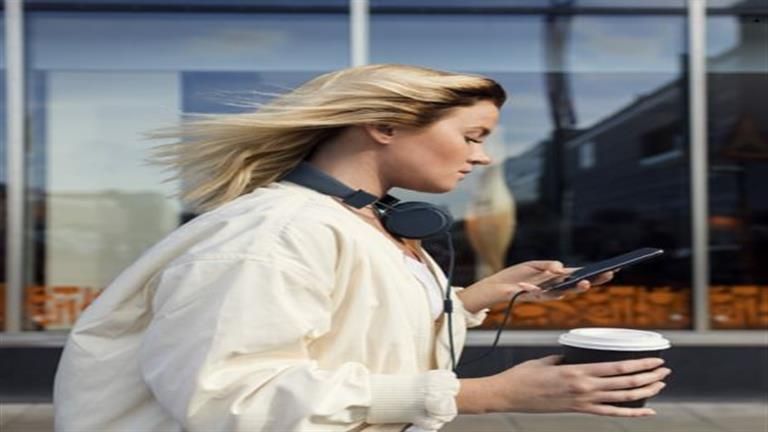 هذا ما يحدث لجسمك عند استخدام الهاتف لمدة ساعتين يوميا