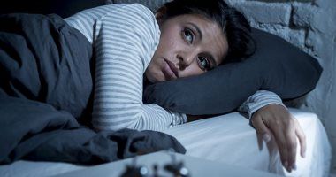 عدم النوم لأيام يؤثر على صحتك النفسية والجسدية.. استشارى يحذر