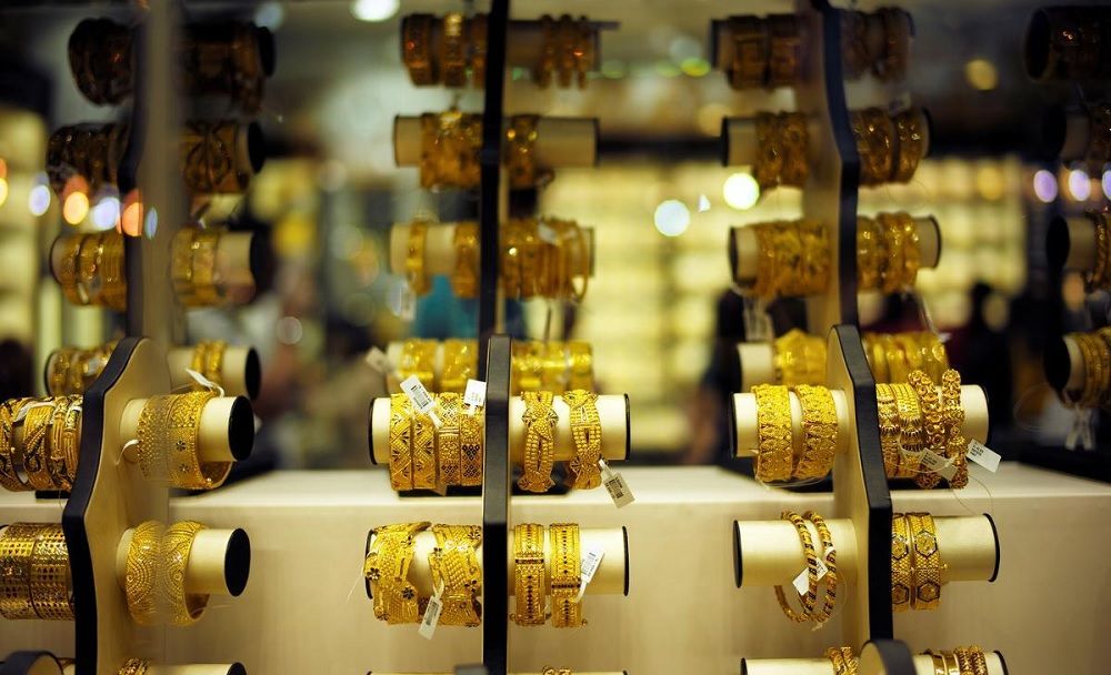 بداية التعاملات.. الذهب يواصل التراجع في مصر