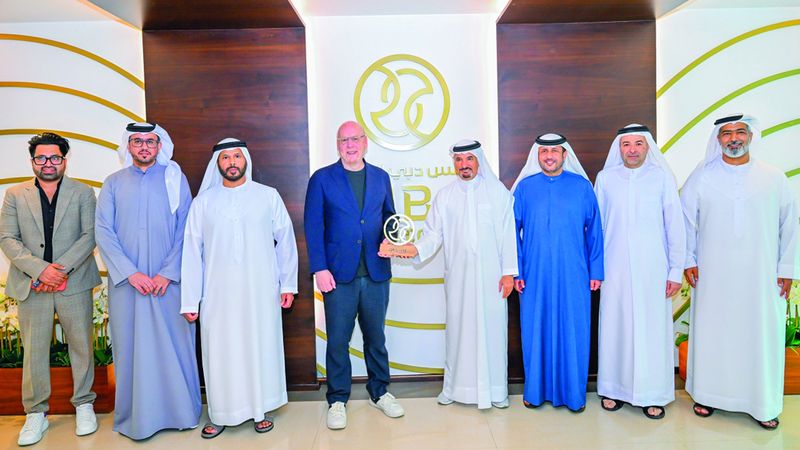 الامارات | أندية دبي تستعرض أفضل طرق الاستثمار في الرياضة مع رئيس مانشستر يونايتد