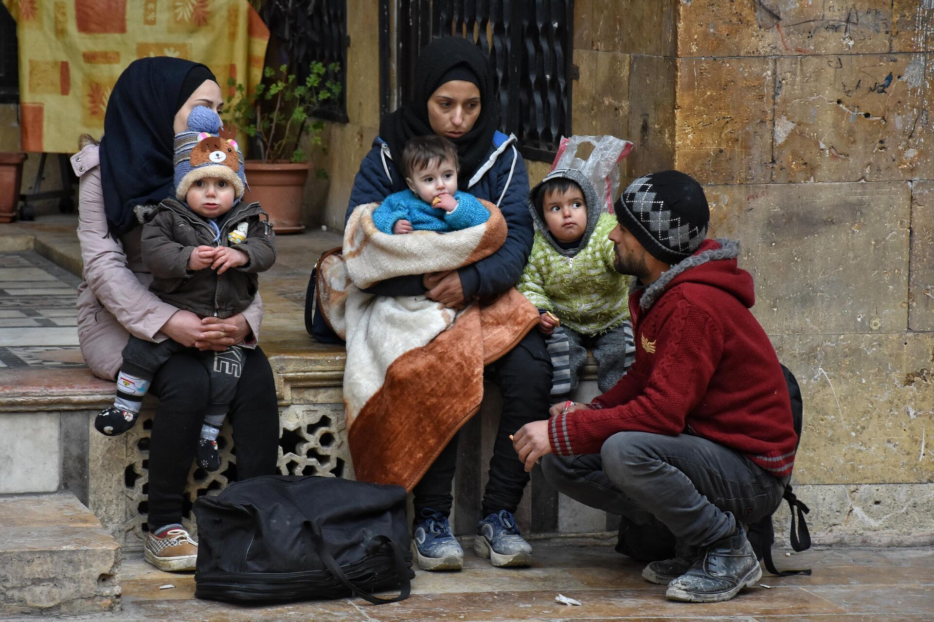 الحصار ، الإرهاب، والزلزال.. أٌقانيم الموت التي لاحقت أرواح سكان حلب الحصار ، الإرهاب، والزلزال.. أٌقانيم الموت التي لاحقت أرواح سكان حلب - الخليج 365 عربي, 1920, 05.02.2024