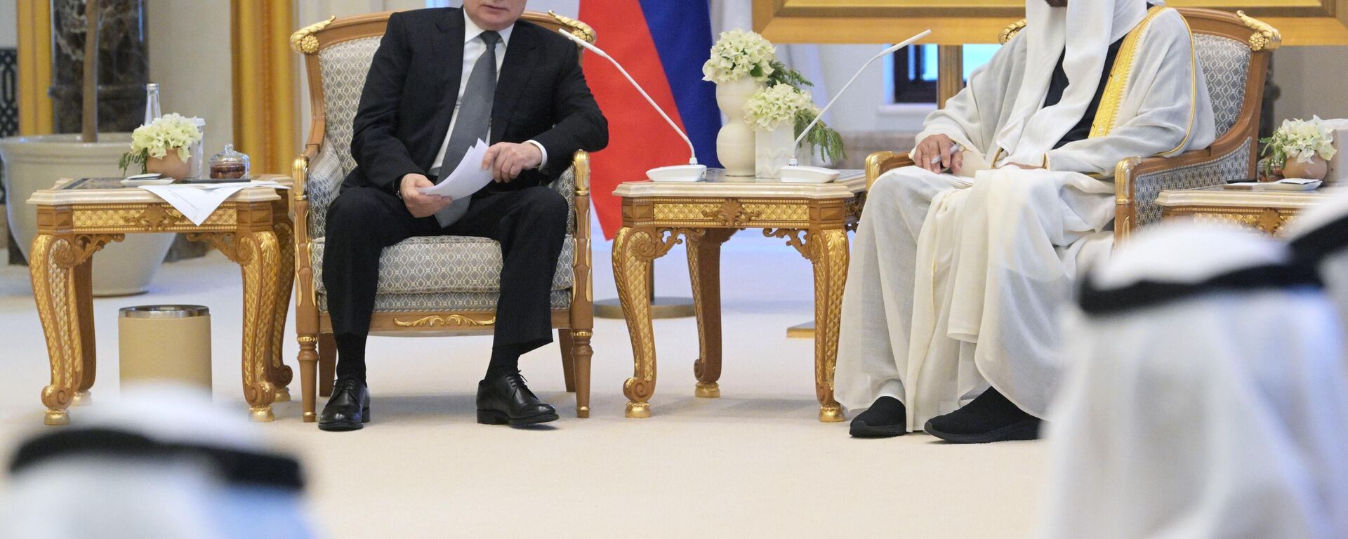 بوتين يبحث مع الرئيس الإماراتي خطوات تقديم مساعدات إنسانية لقطاع غزة