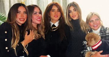 زينة تحتفل بعيد ميلادها مع صديقاتها من خارج الوسط الفنى.. صور