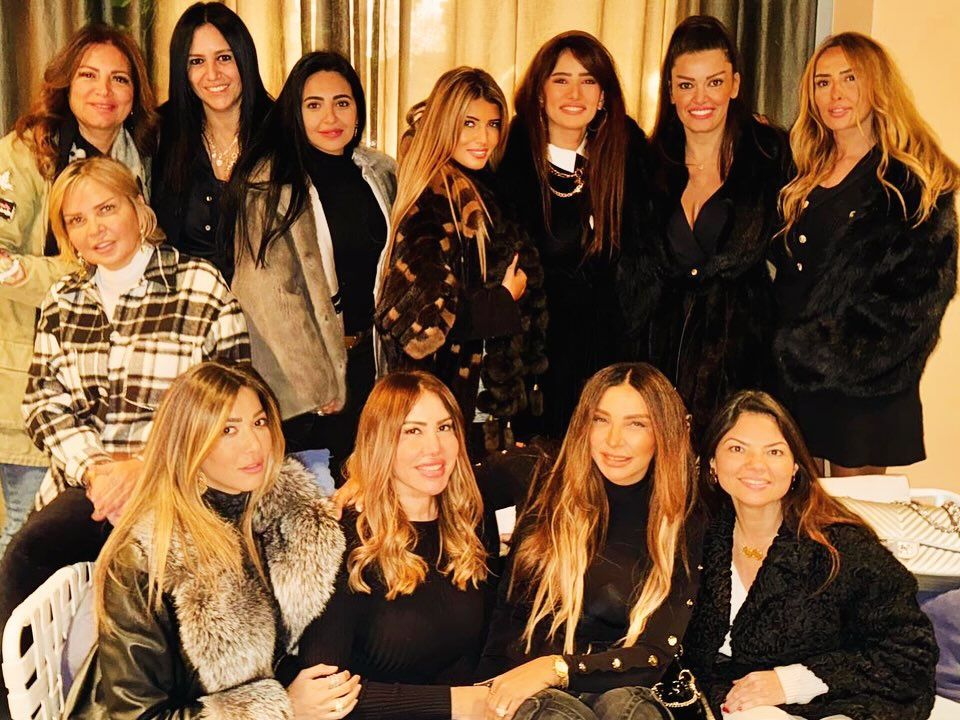 زينة تحتفل بعيد ميلادها برفقة أصدقائها.. أدامكم الله في حياتي