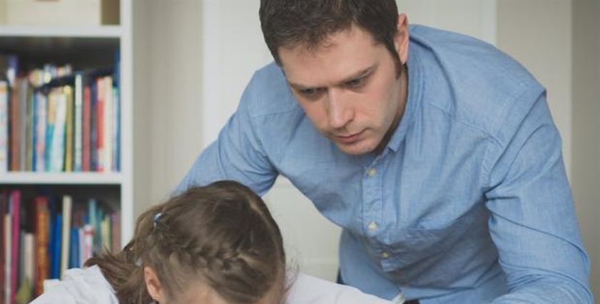 امتحانات الإعدادية ليست نهاية العالم.. نصائح للتعامل مع إخفاق الأبناء